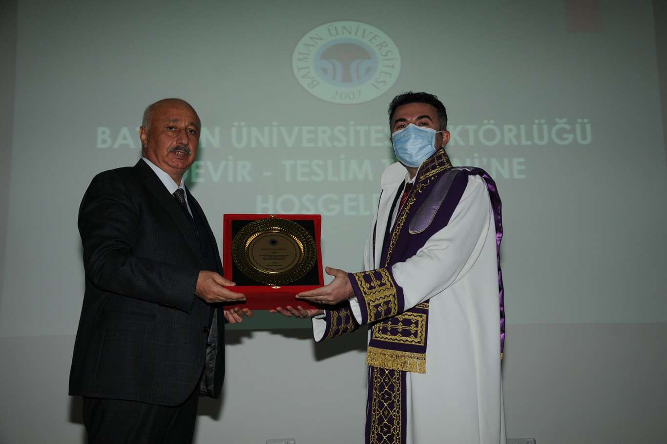 Batman Üniversitesi’nde devir teslim töreni Batman Üniversitesi’nde devir teslim töreni